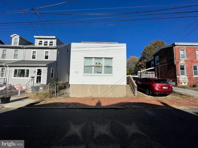 view of front of house