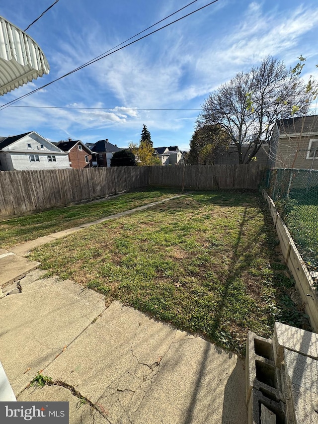 view of yard with a patio