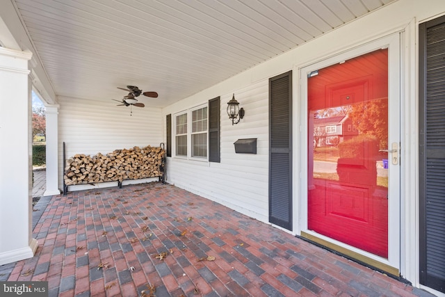 view of patio with ceiling fan and covered porch