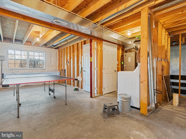 basement featuring washer / dryer