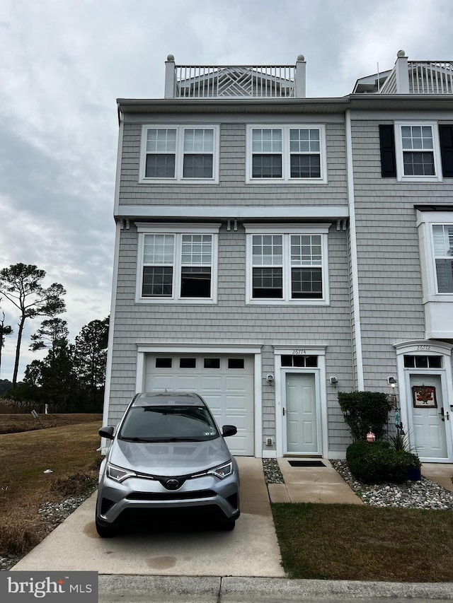 view of front facade featuring a garage