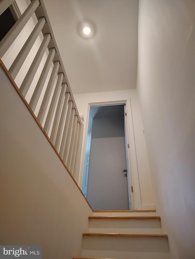 465 Baltimore Ave, Cumberland, MD 21502 - view of stairway