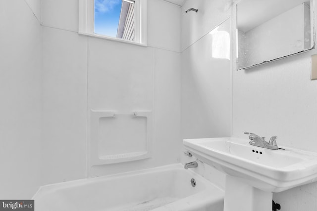 bathroom featuring shower / washtub combination