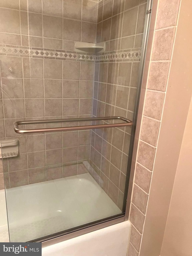 16 Stonehenge Cir Unit 16-5, Pikesville, MD 21208 - full bath with enclosed tub / shower combo