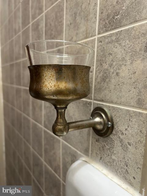 144 W Main St, Waynesboro, PA 17268 - bathroom view