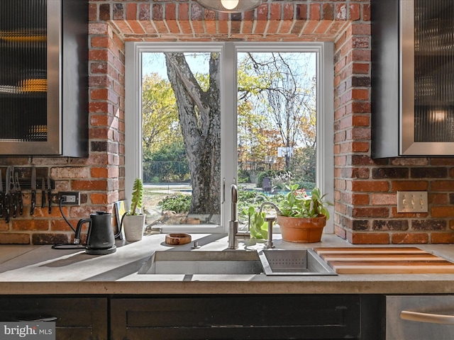 room details featuring sink