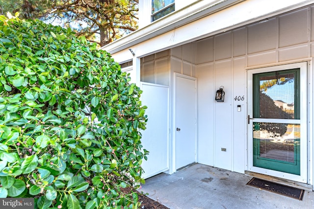 view of property entrance