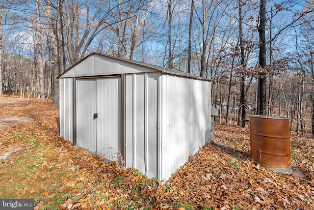 view of outbuilding