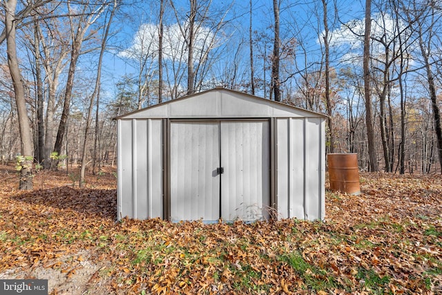 view of outbuilding