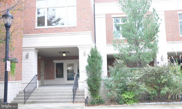 view of front facade with covered porch