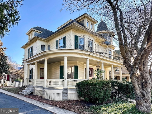 view of front of home with covered porch