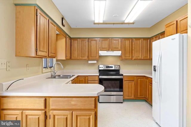 kitchen with white refrigerator with ice dispenser, sink, kitchen peninsula, and stainless steel electric range