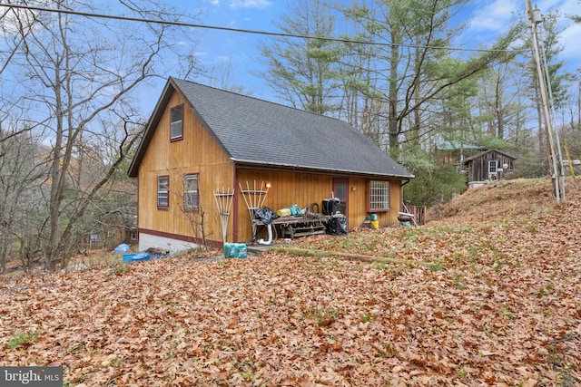 view of outbuilding