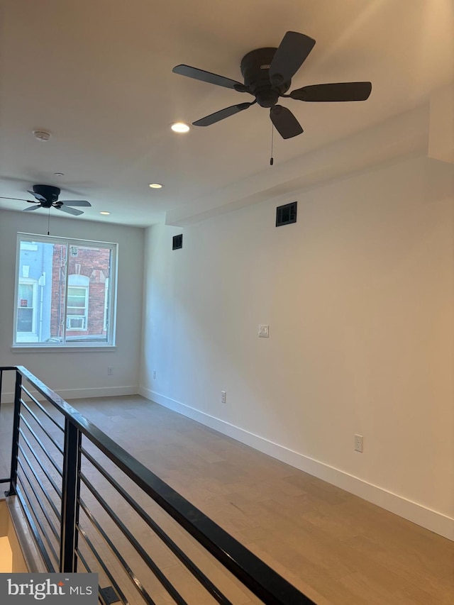 empty room with ceiling fan