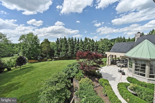 view of yard featuring a patio