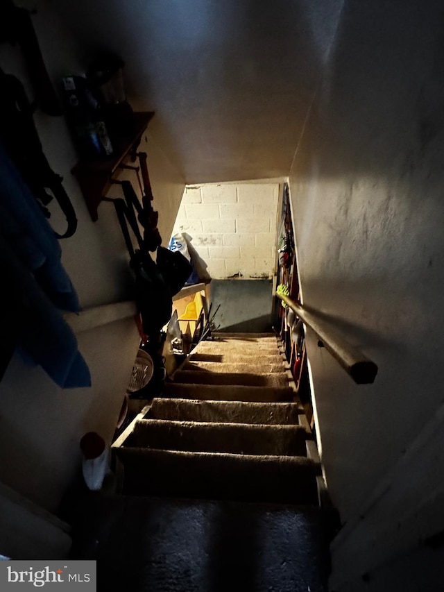 255 Regina Ave, Hamilton, NJ 08619 - view of staircase