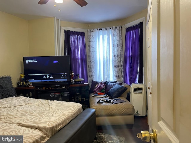 bedroom featuring ceiling fan