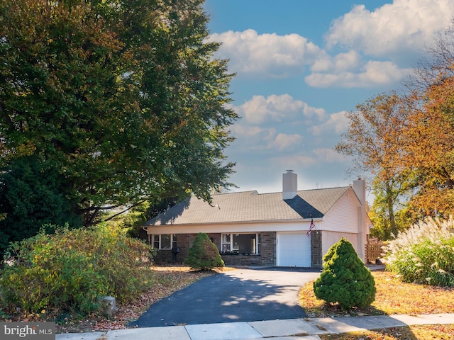 view of front facade featuring a garage