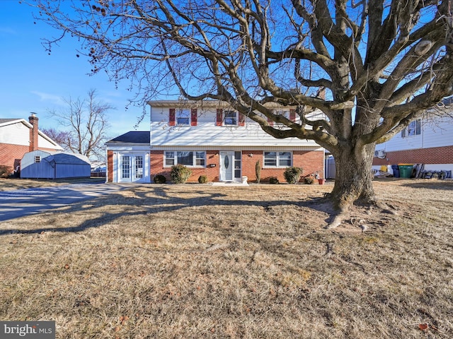 view of front of property with a front yard