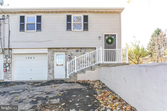 view of front of home featuring a garage