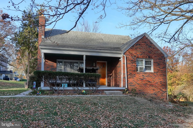 view of front facade with covered porch