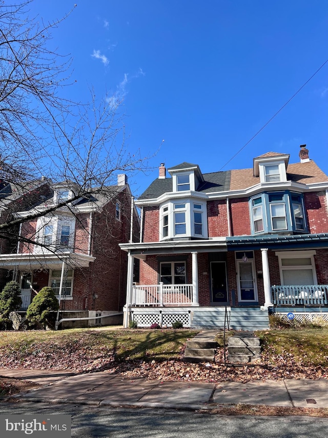 view of front of home with covered porch