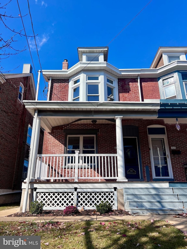 view of front of property with covered porch