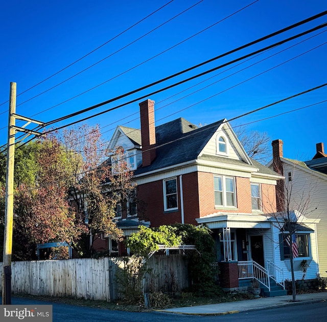 view of front of property