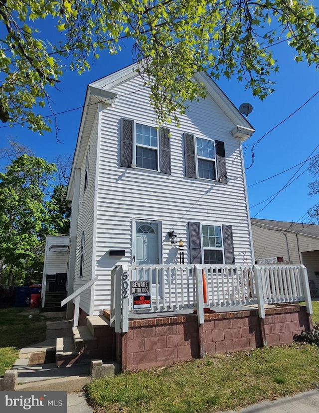 view of front of property