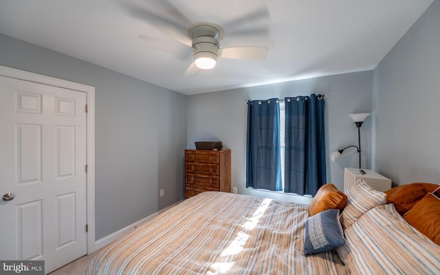 bedroom with ceiling fan