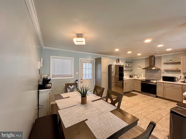 dining space with ornamental molding