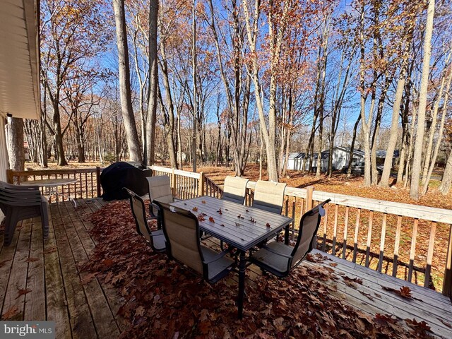 deck with grilling area