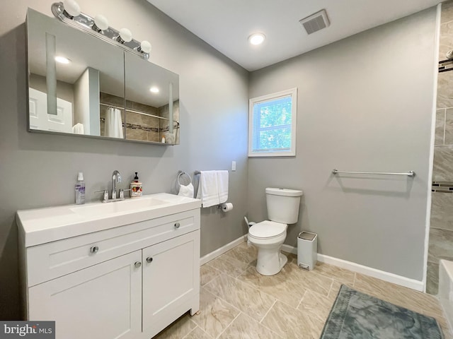 bathroom with a shower with shower curtain, vanity, and toilet