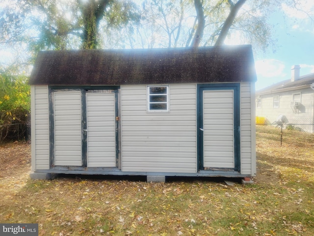 view of outbuilding