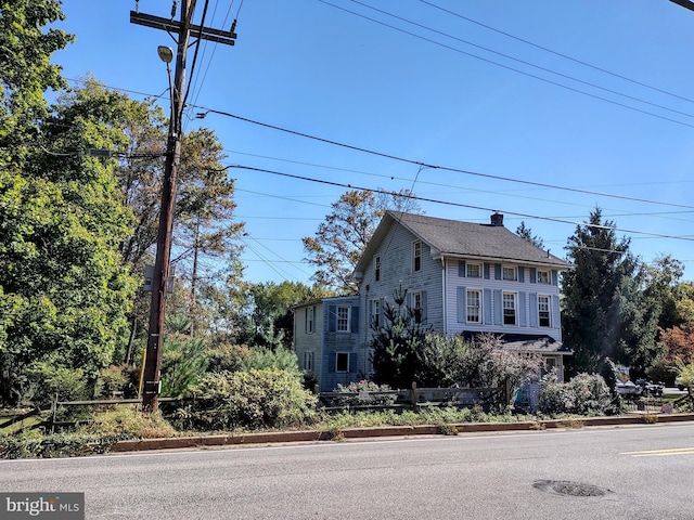 view of front of property