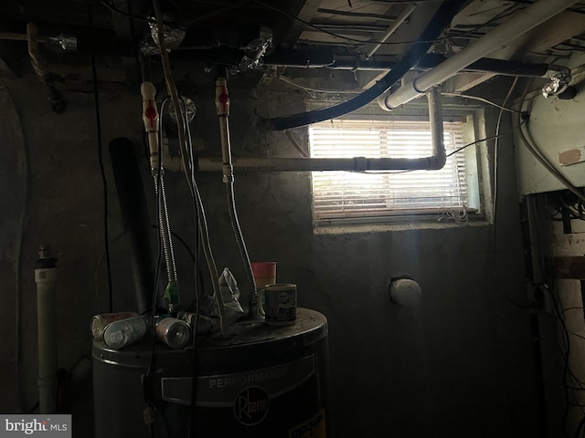 94 Pine Rd, Pasadena, MD 21122 - basement featuring water heater