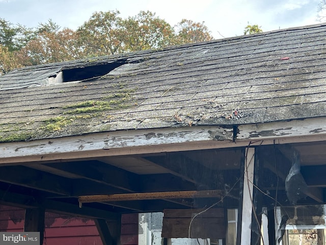 94 Pine Rd, Pasadena, MD 21122 - exterior view of a shingled roof