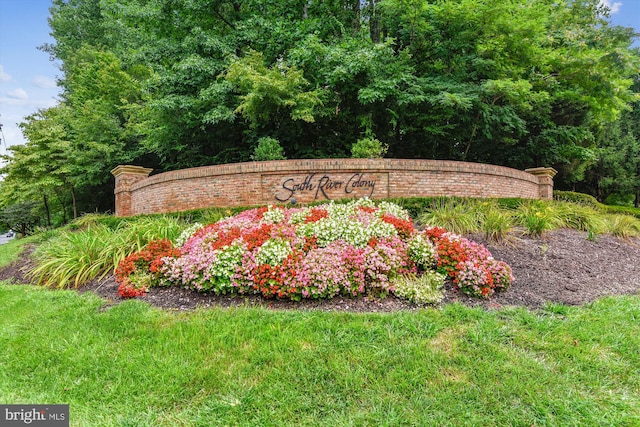 view of community / neighborhood sign