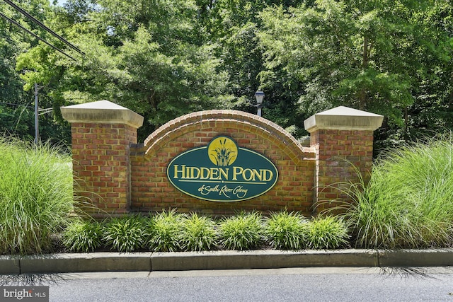 view of community / neighborhood sign