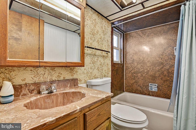 full bathroom featuring toilet, shower / tub combo, and vanity