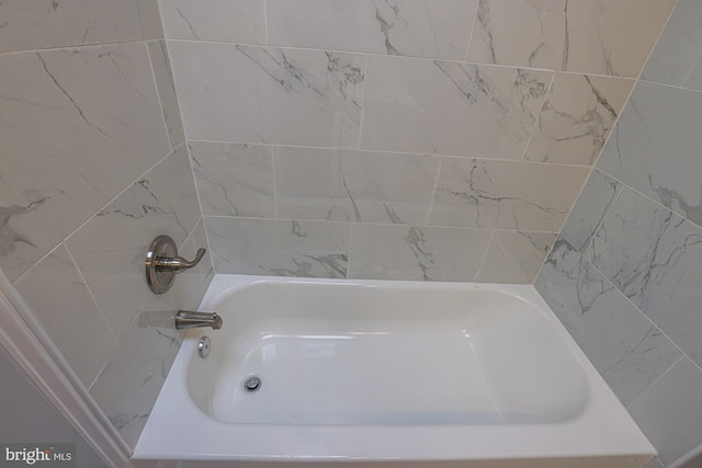 bathroom featuring a bathing tub