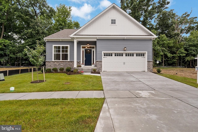 craftsman house with a front lawn