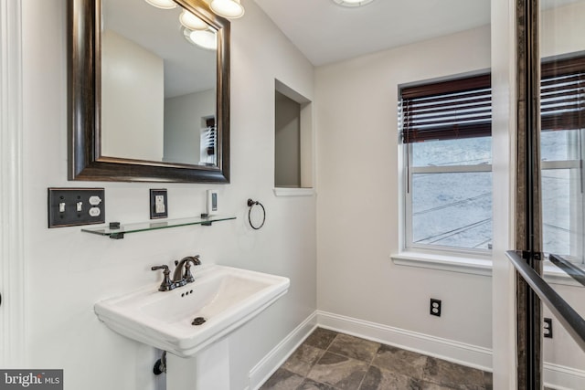 bathroom featuring sink