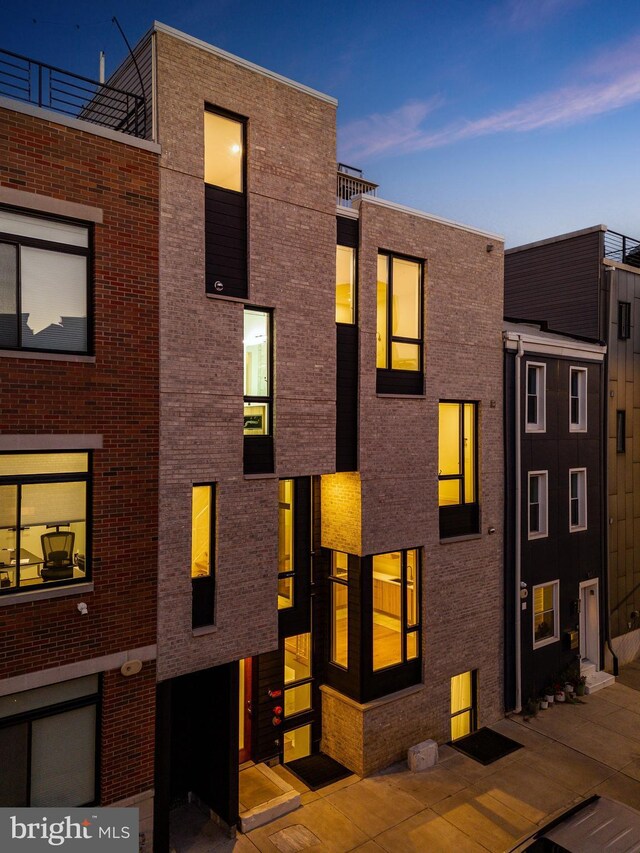 1607 Germantown Ave, Philadelphia, PA 19122 - modern home with brick siding