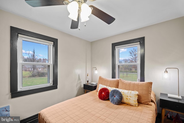 bedroom with ceiling fan