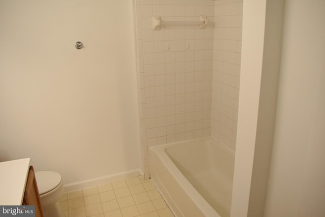 162 Liberty Way, Deptford, NJ 08096 - full bathroom featuring tile patterned floors, toilet, vanity, and baseboards