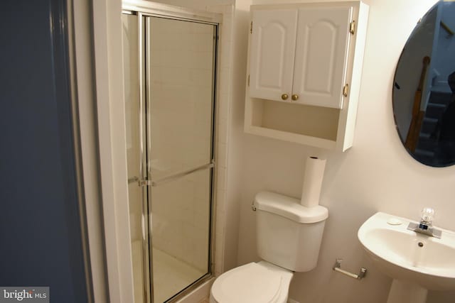 162 Liberty Way, Deptford, NJ 08096 - full bath with a sink, a stall shower, and toilet