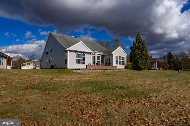 view of front of house with a front yard