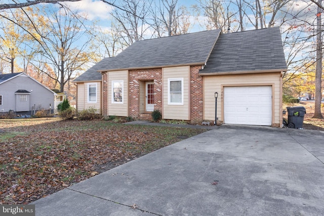 view of front facade featuring a garage