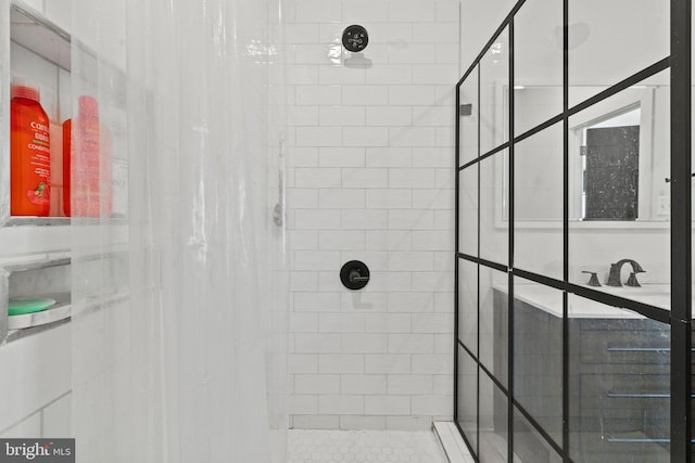 6127 Lebanon Ave, Philadelphia, PA 19151 - bathroom featuring a tile shower